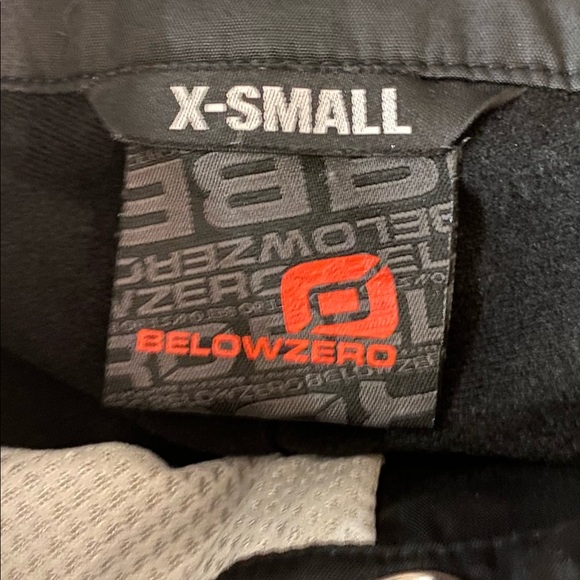 Below Zero snowboard pants - Picture 9 of 9